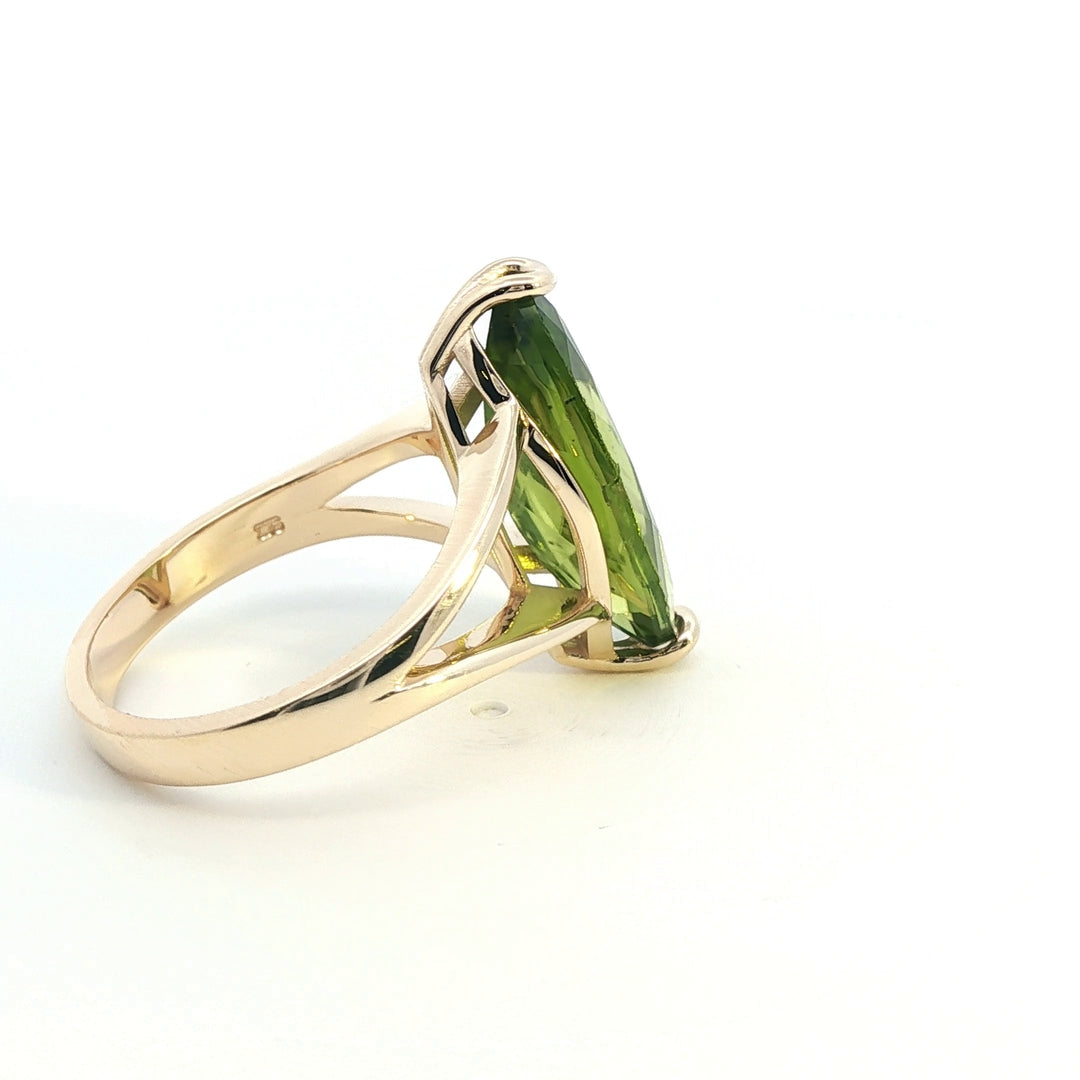 5.65ct Marquise Peridot set in 9ct Yellow Gold