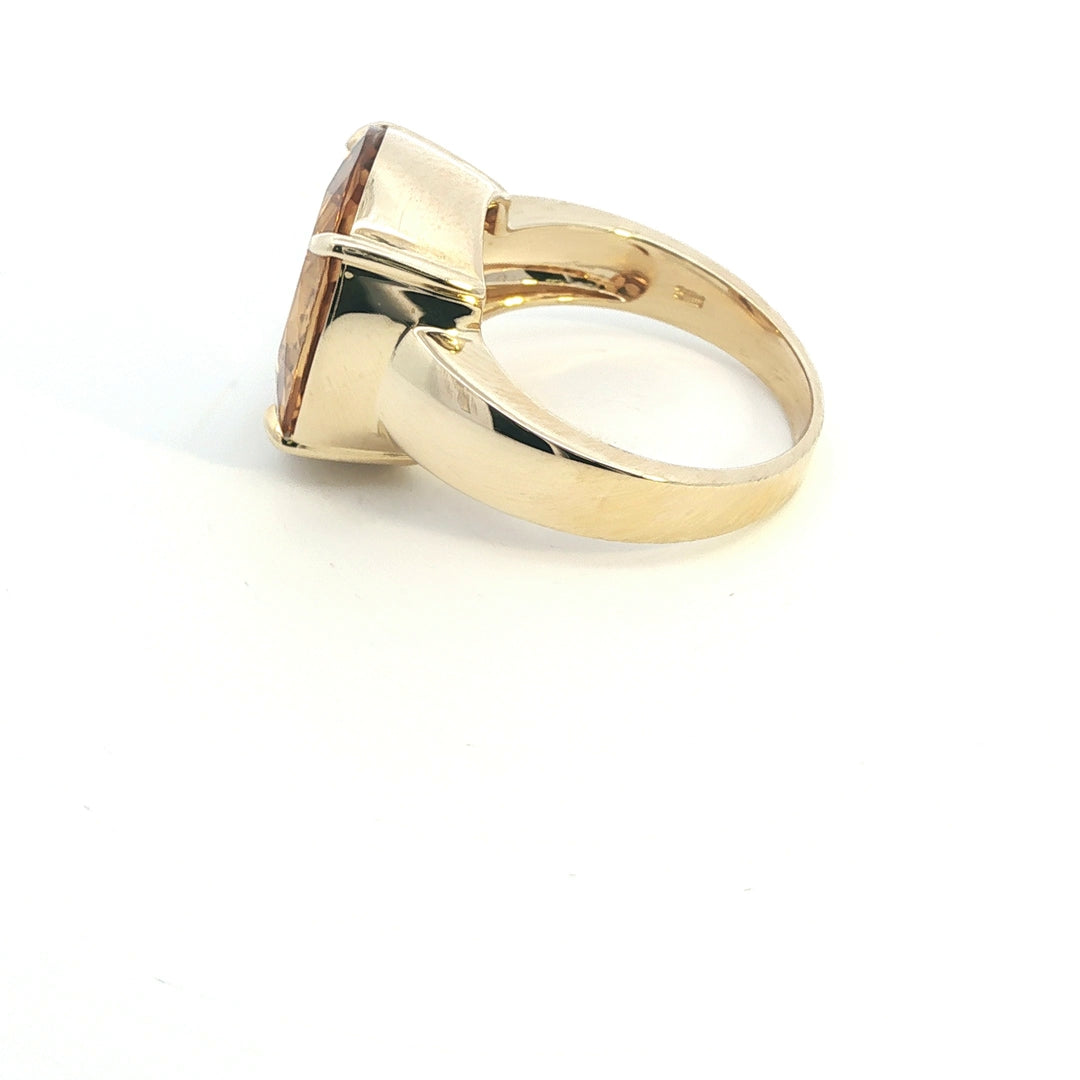 Oval Citrine Dress Ring in 9ct Yellow Gold